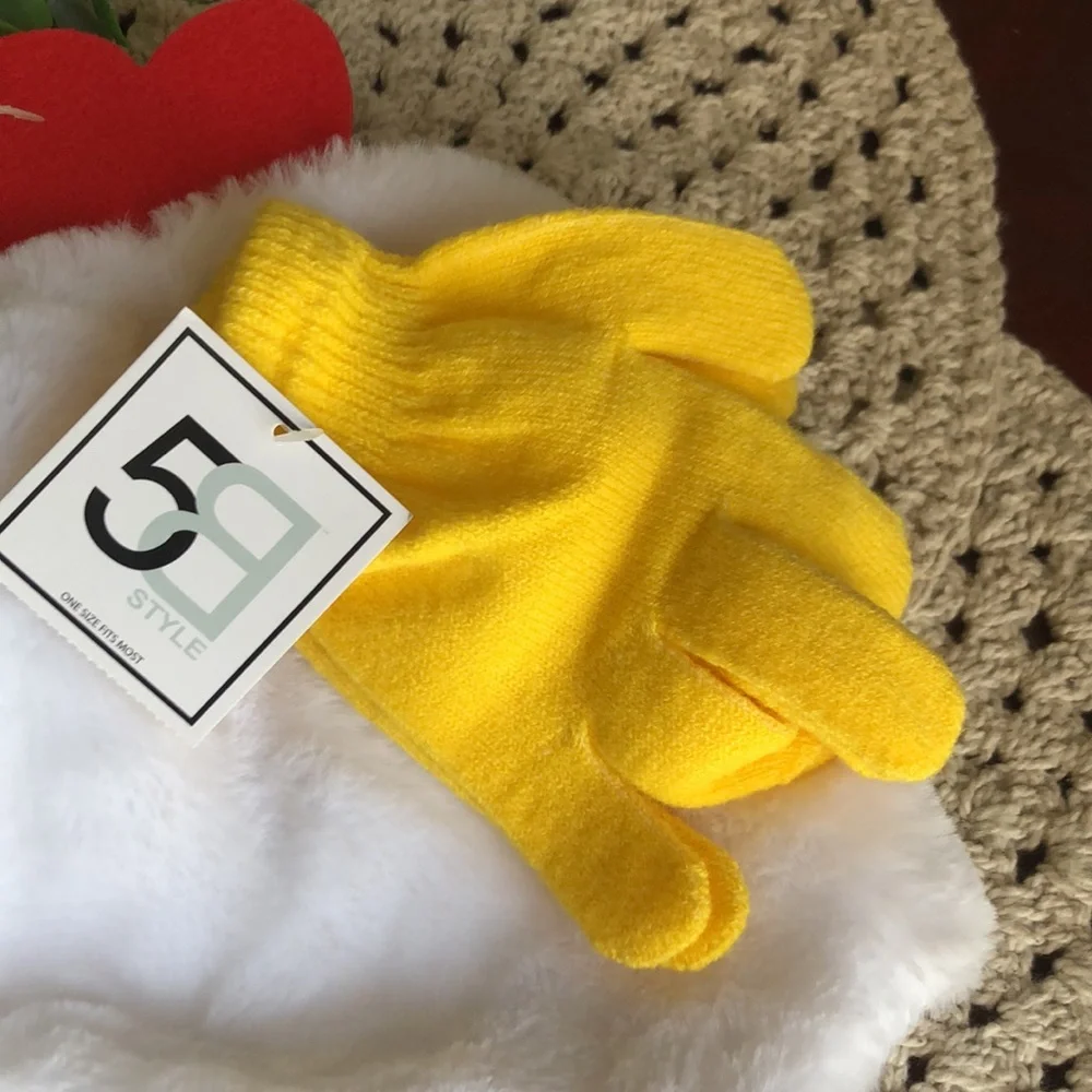 Plush White and Yellow Chicken Hat & Gloves for Kids - Cozy Costume Accessory